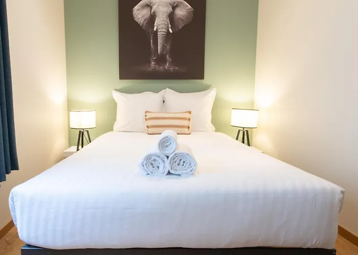 Escale De Giulia Beaune (Cote d'Or)